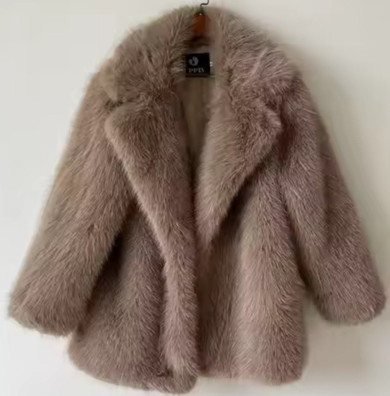 Manteau d’Hiver Mi-Long en Fausse Fourrure Épaisse – Col Tailleur, Coupe Oversize, Doublure Chaude